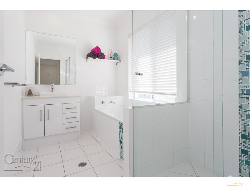 6 Acer Place Redland Bay, Redland Bay QLD 4165