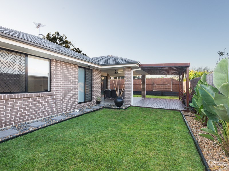 28 Unwin rd North, Redland Bay QLD 4165