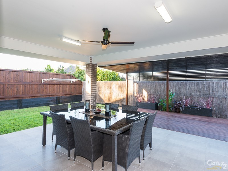 28 Unwin rd North, Redland Bay QLD 4165