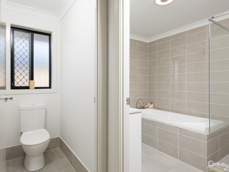 28 Unwin rd North, Redland Bay QLD 4165