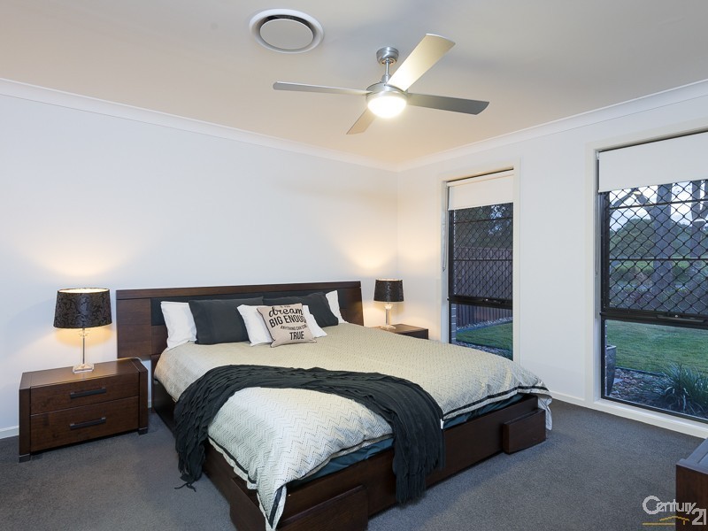 28 Unwin rd North, Redland Bay QLD 4165