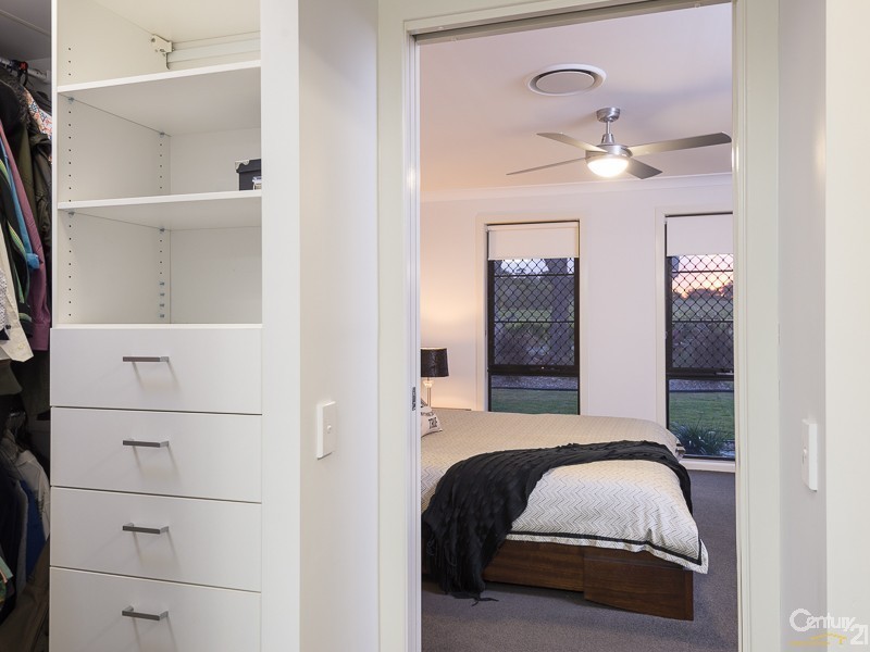 28 Unwin rd North, Redland Bay QLD 4165