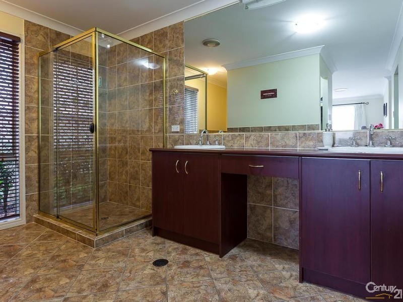 3 Seagrass Place, Redland Bay QLD 4165