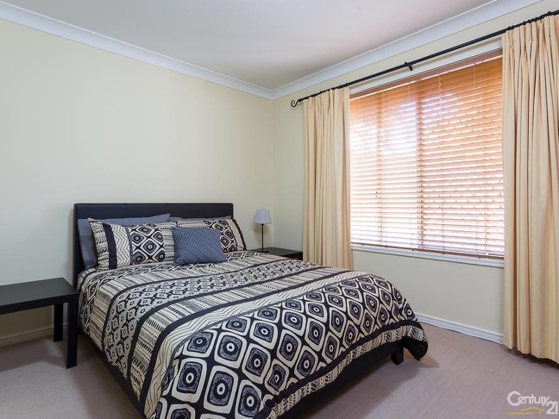 3 Seagrass Place, Redland Bay QLD 4165