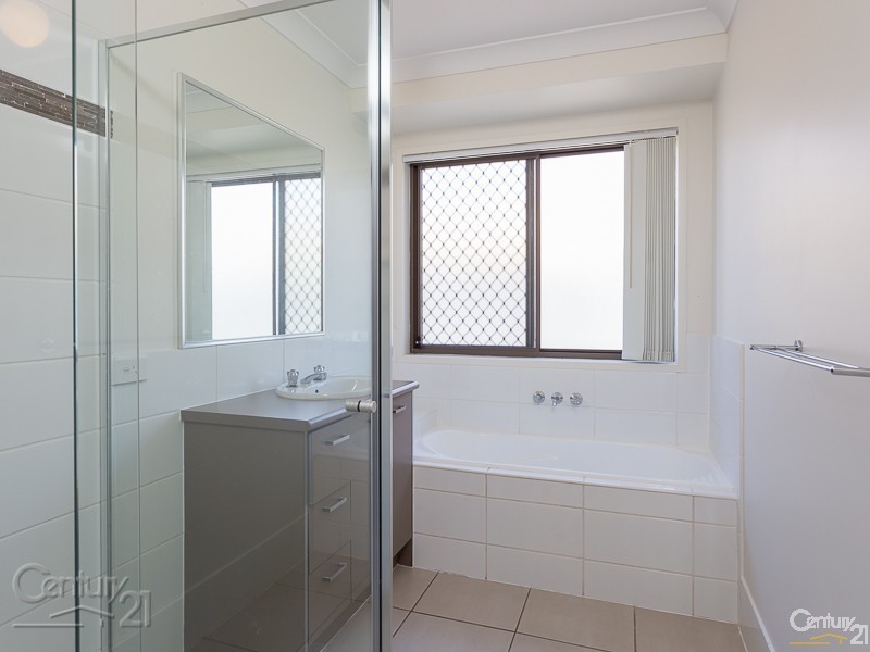 5 Lizard Place, Redland Bay QLD 4165