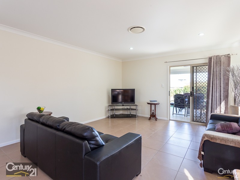 3 Cobby Court, Redland Bay QLD 4165