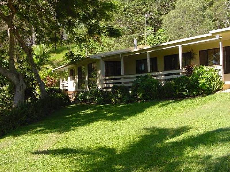 7 Lazy Way, Guanaba QLD 4210