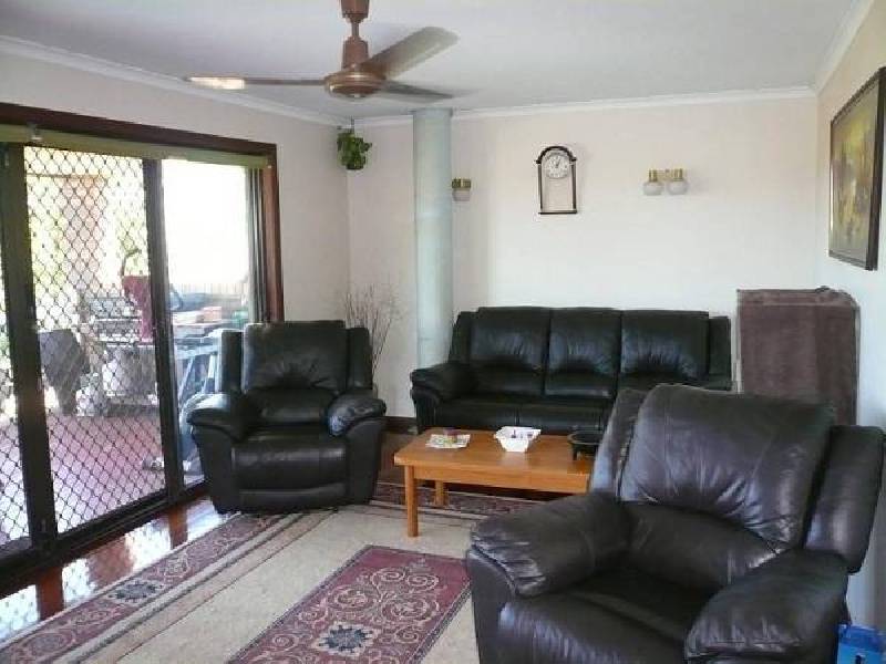 11 Edgehill Crescent, Springwood QLD 4127