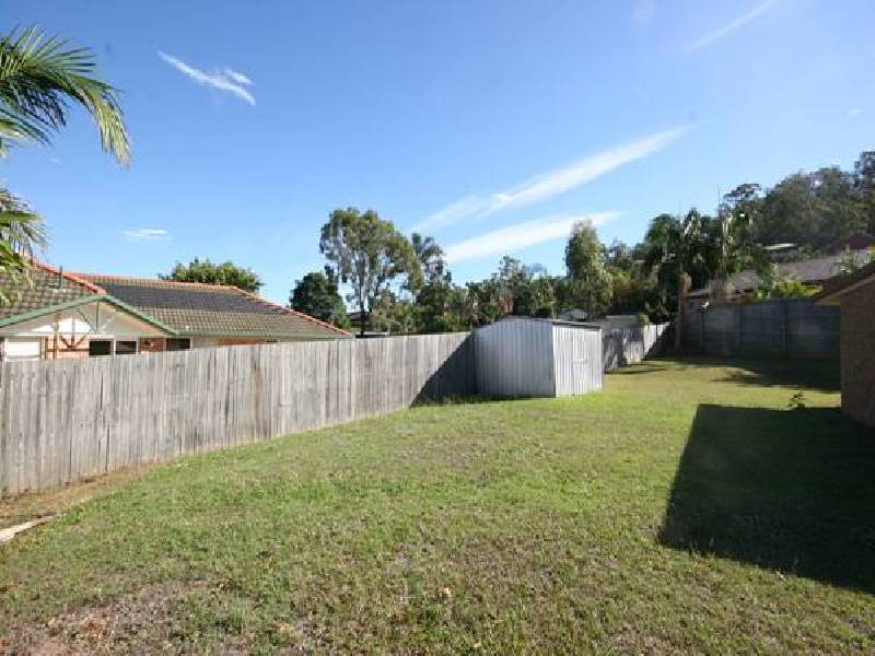 6 Ambat Court, Tanah Merah QLD 4128