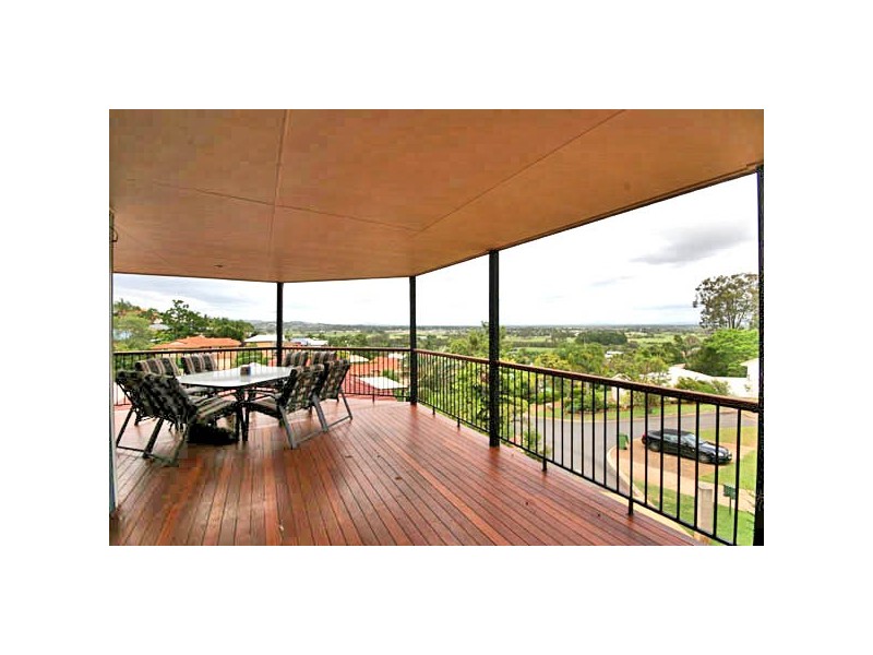 5 Antonia Court, Tanah Merah QLD 4128