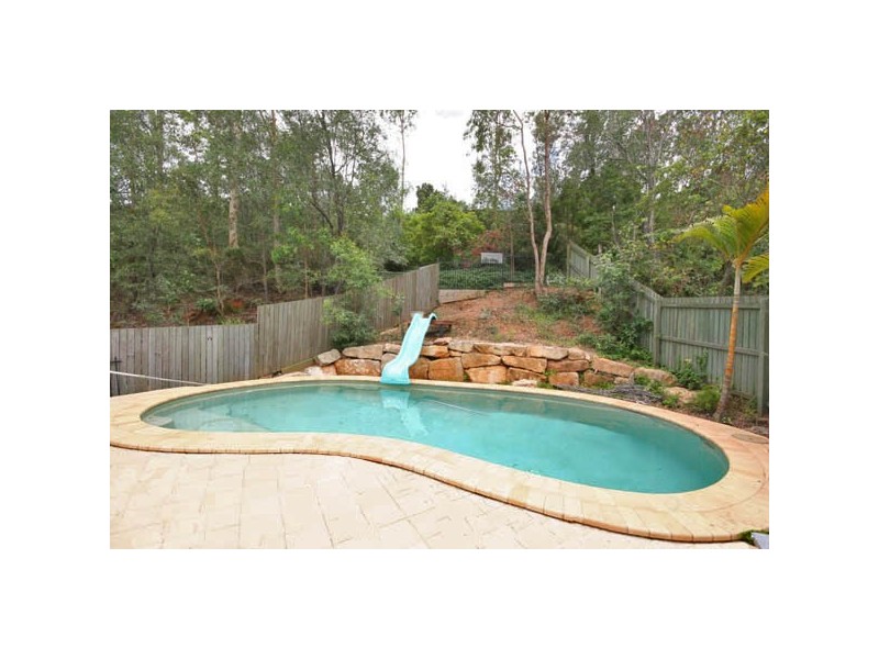 5 Antonia Court, Tanah Merah QLD 4128