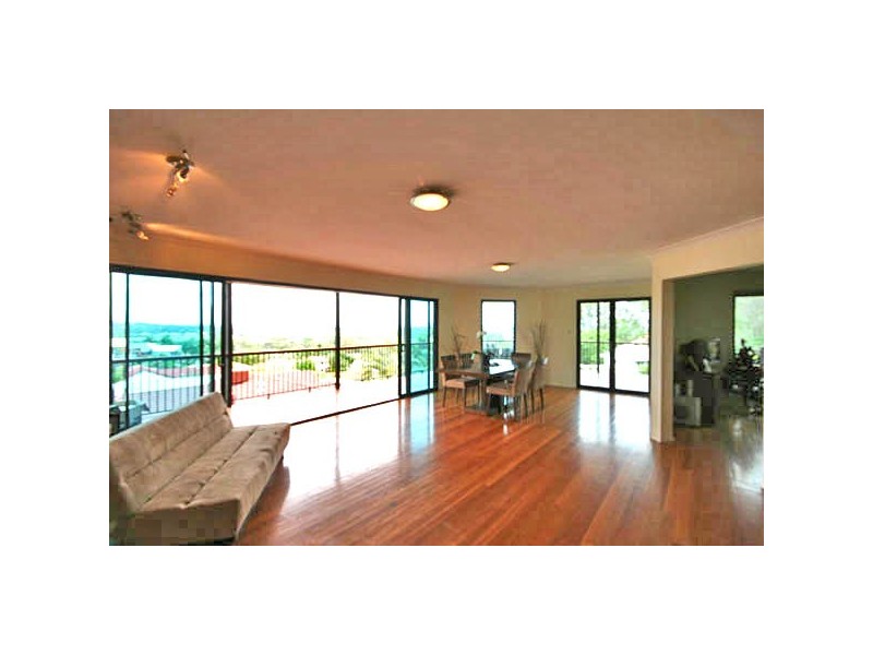 5 Antonia Court, Tanah Merah QLD 4128