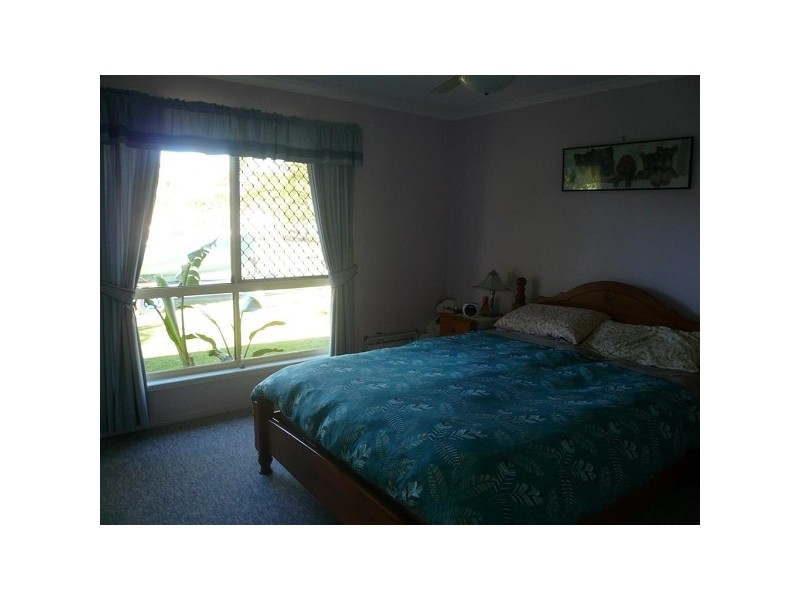 215 Barolin Esplande, Coral Cove QLD 4670