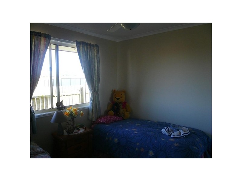 215 Barolin Esplande, Coral Cove QLD 4670