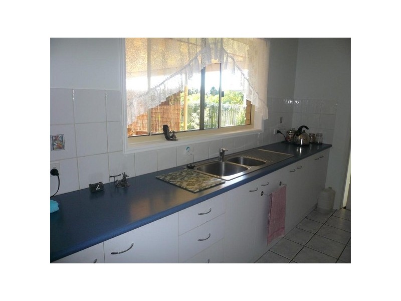 215 Barolin Esplande, Coral Cove QLD 4670