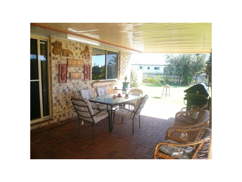 215 Barolin Esplande, Coral Cove QLD 4670