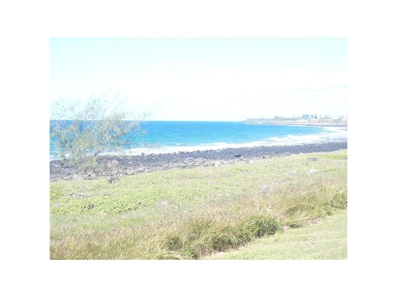 215 Barolin Esplande, Coral Cove QLD 4670