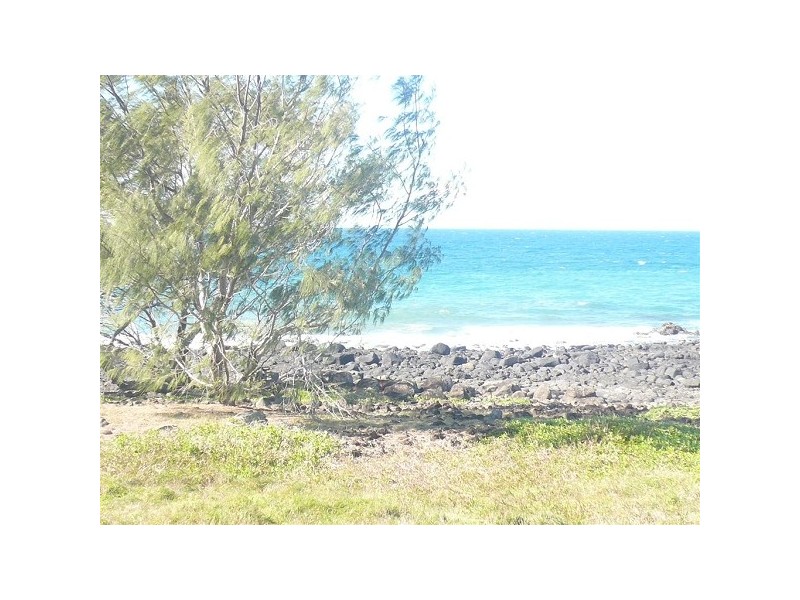 215 Barolin Esplande, Coral Cove QLD 4670