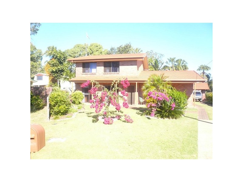 Moore Park Beach QLD 4670