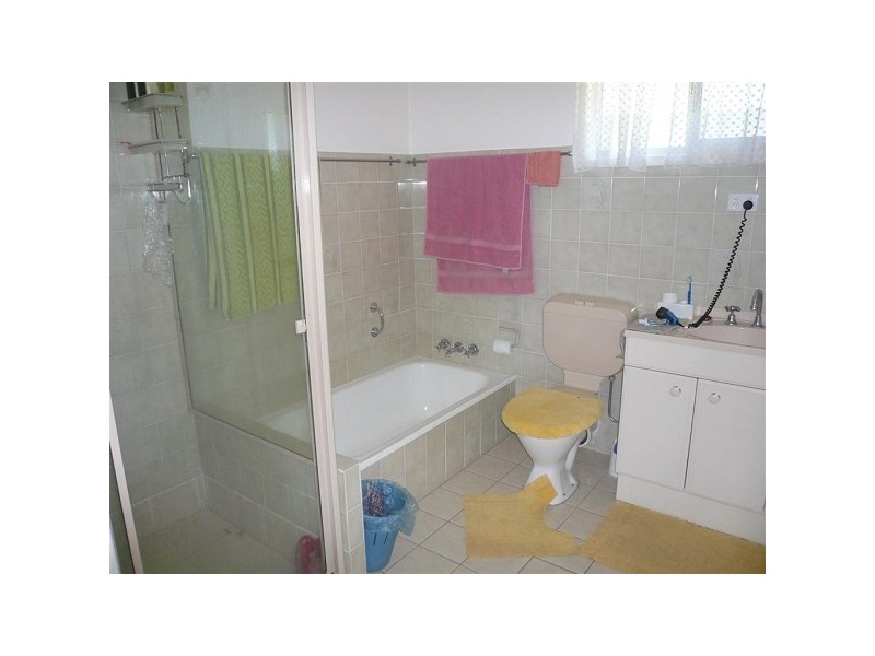 Avenell Heights QLD 4670