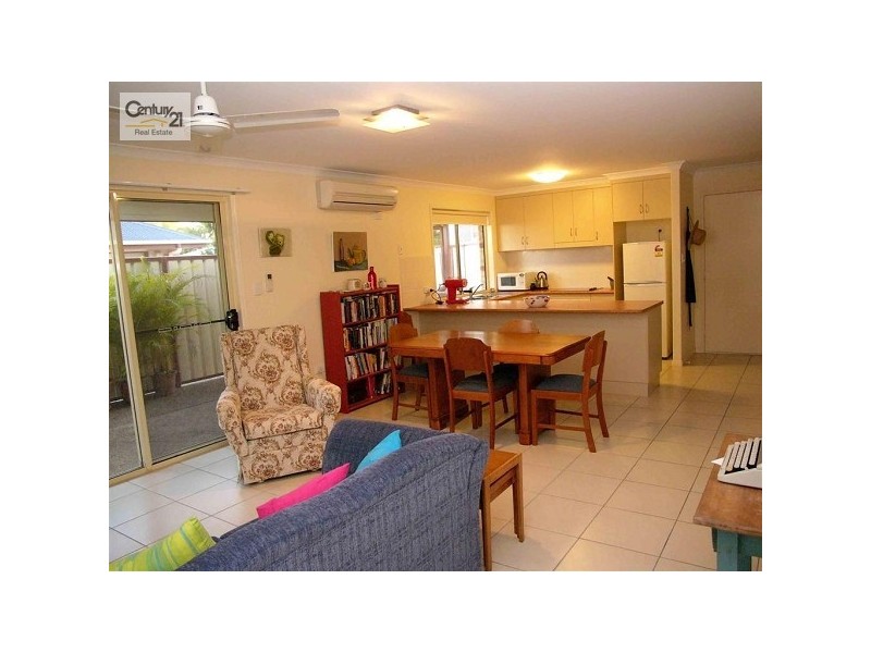 2/110 Woongarra Street, Bundaberg West QLD 4670