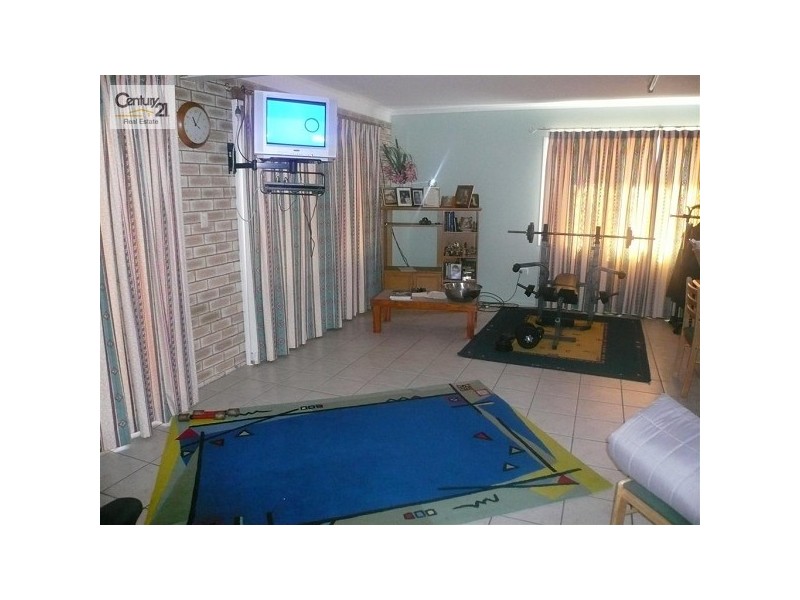 11 Marshall Street, Avenell Heights QLD 4670