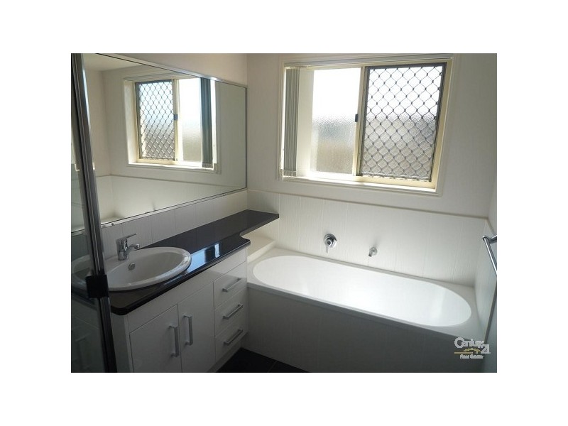 1 Lomandra Drive, Ashfield QLD 4670