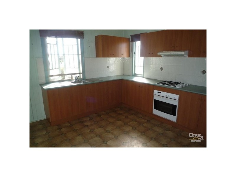 26 Sydney Street, Kepnock QLD 4670