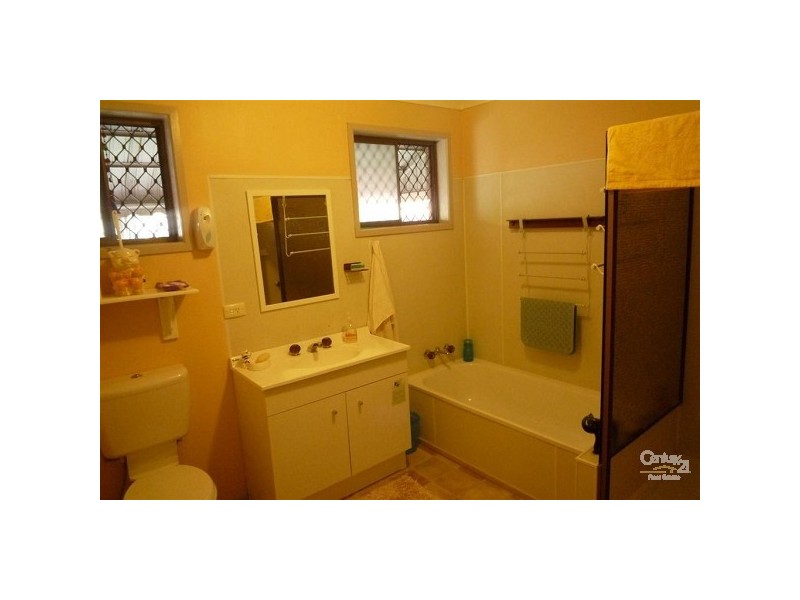 Avenell Heights QLD 4670