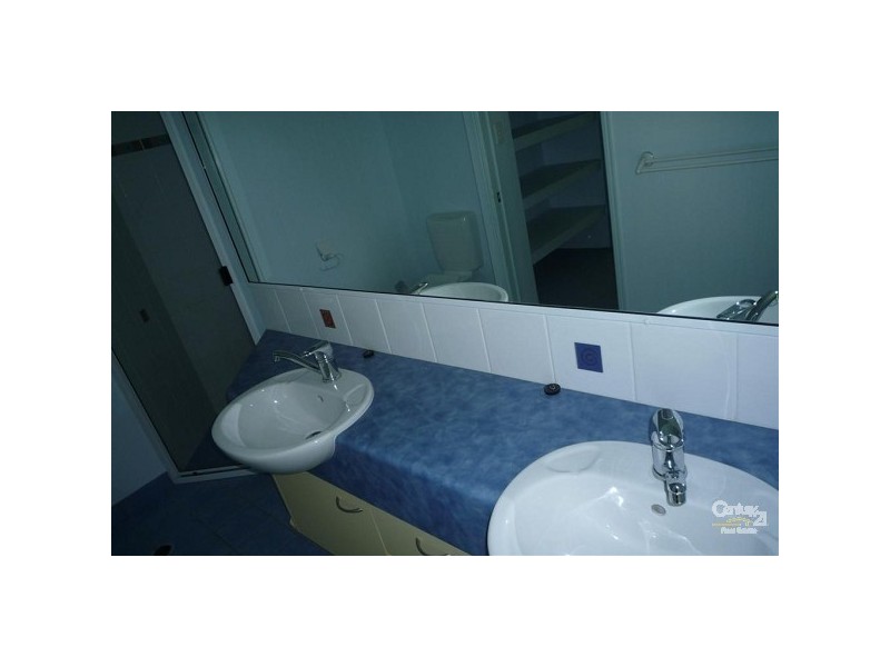 16 Robert John Circuit, Coral Cove QLD 4670