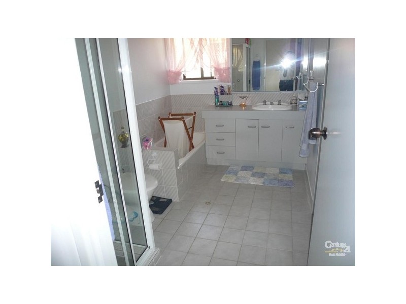 27 Shaw Street, Norville QLD 4670