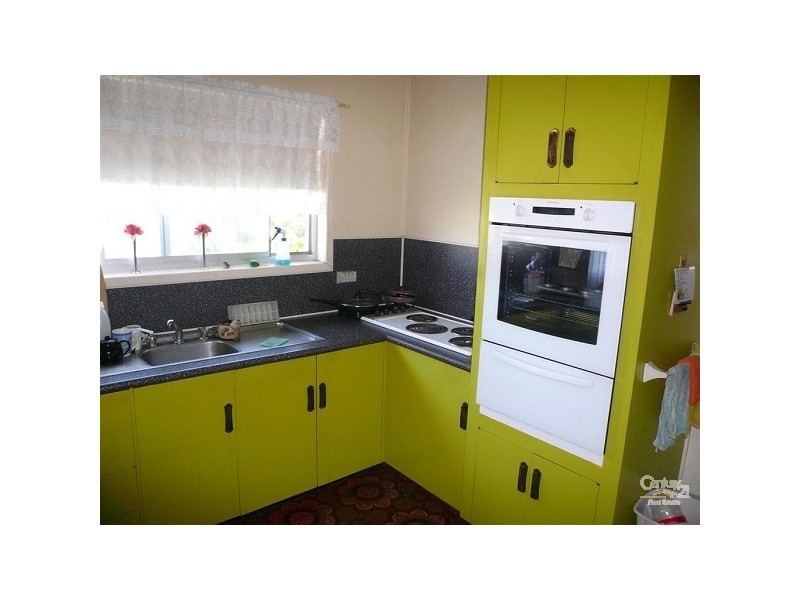 62 Avenell Street, Avenell Heights QLD 4670