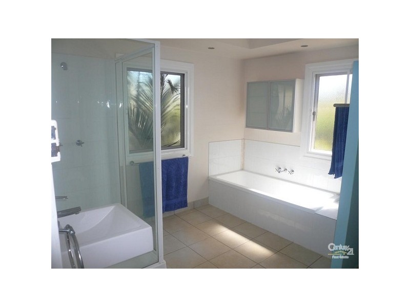 Avenell Heights QLD 4670