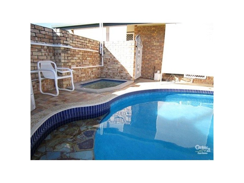 24 Loeskow Street, Bundaberg North QLD 4670