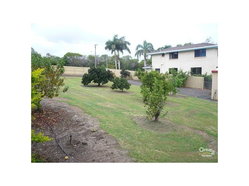 12 Hilltop Avenue, Qunaba QLD 4670