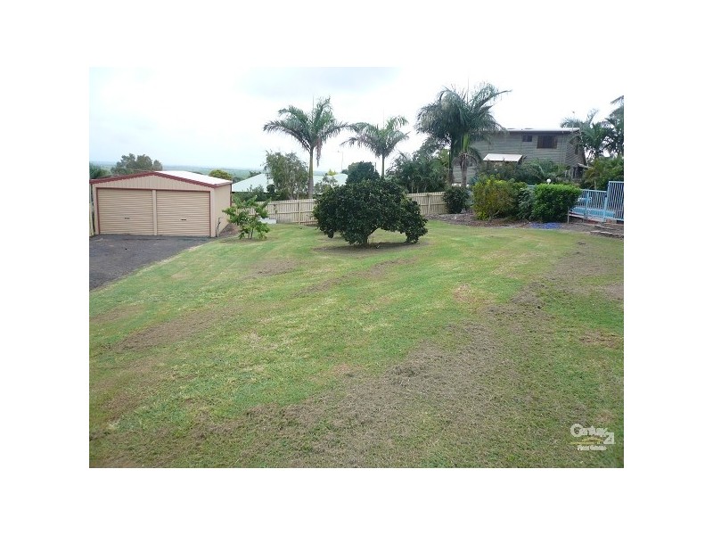 12 Hilltop Avenue, Qunaba QLD 4670