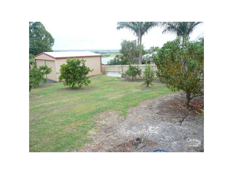 12 Hilltop Avenue, Qunaba QLD 4670