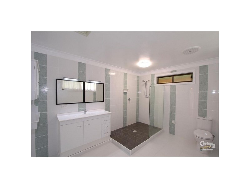 Avenell Heights QLD 4670