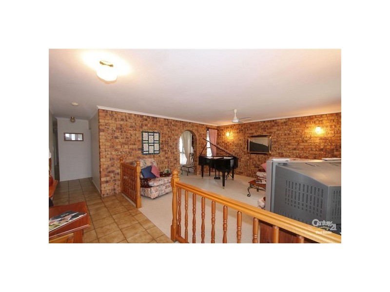 28 Hay Street west, Avenell Heights QLD 4670
