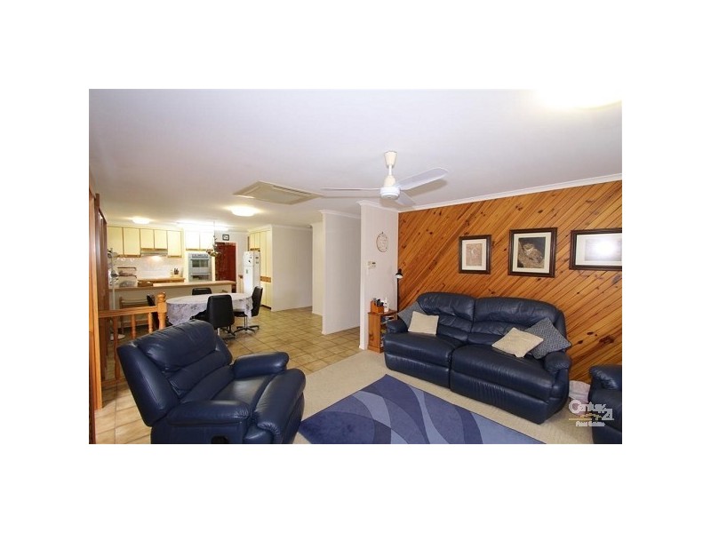 28 Hay Street west, Avenell Heights QLD 4670