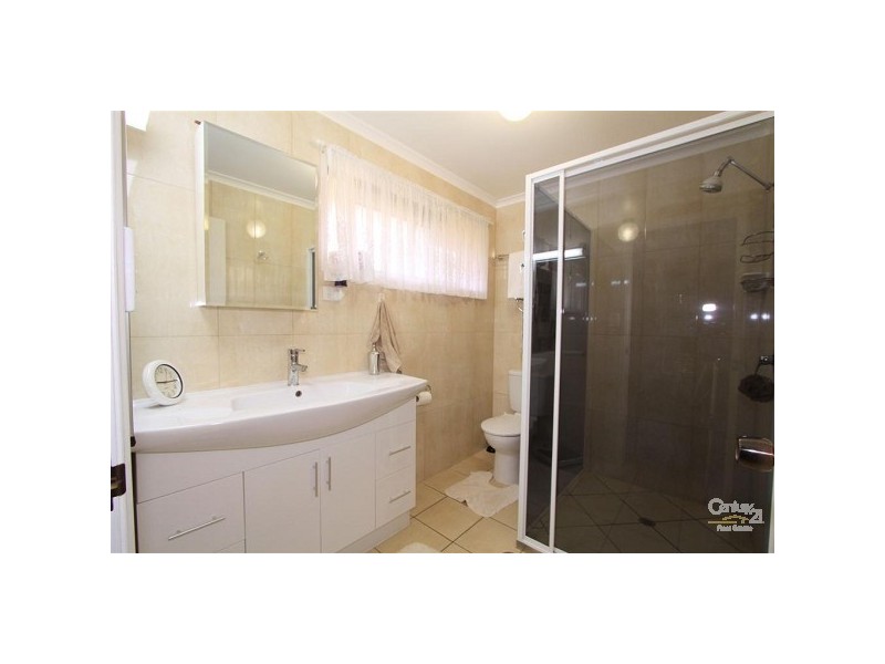 28 Hay Street west, Avenell Heights QLD 4670