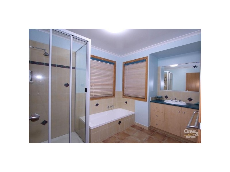 18 Esplanade, Innes Park QLD 4670
