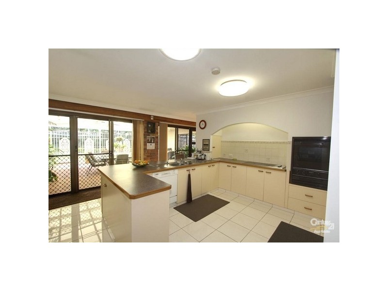 3 McGill Crescent, Avenell Heights QLD 4670