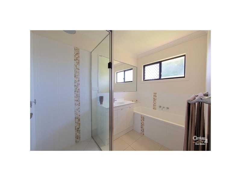 15b Lovers Walk, Thabeban QLD 4670