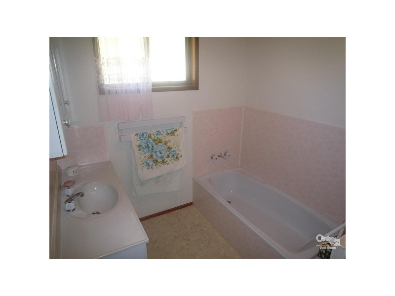 1 Bayview Terrace, Qunaba QLD 4670