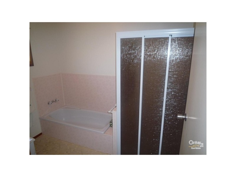 1 Bayview Terrace, Qunaba QLD 4670