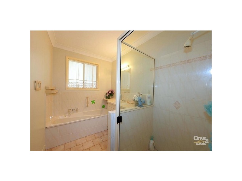24 Crook Street, Kensington QLD 4670
