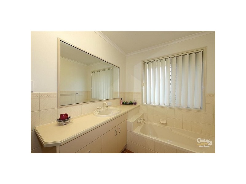 4 Cypress Street, Avoca QLD 4670