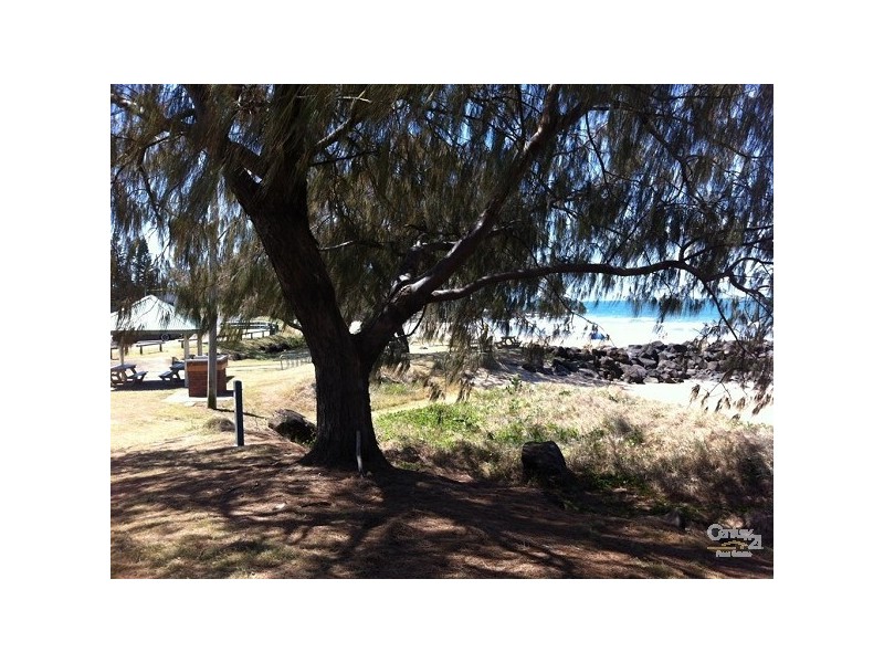 9 Milton Street, Burnett Heads QLD 4670
