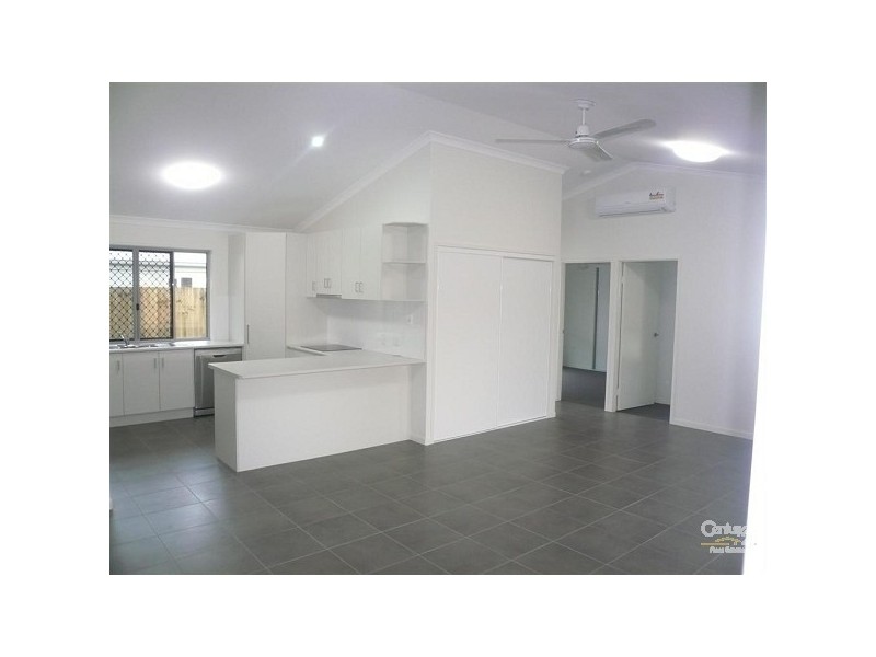 4 Pinnacle Court, Avoca QLD 4670